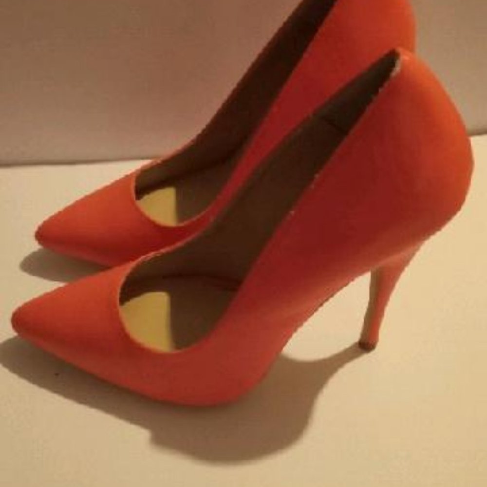 Shoes - Picture 4 of 6